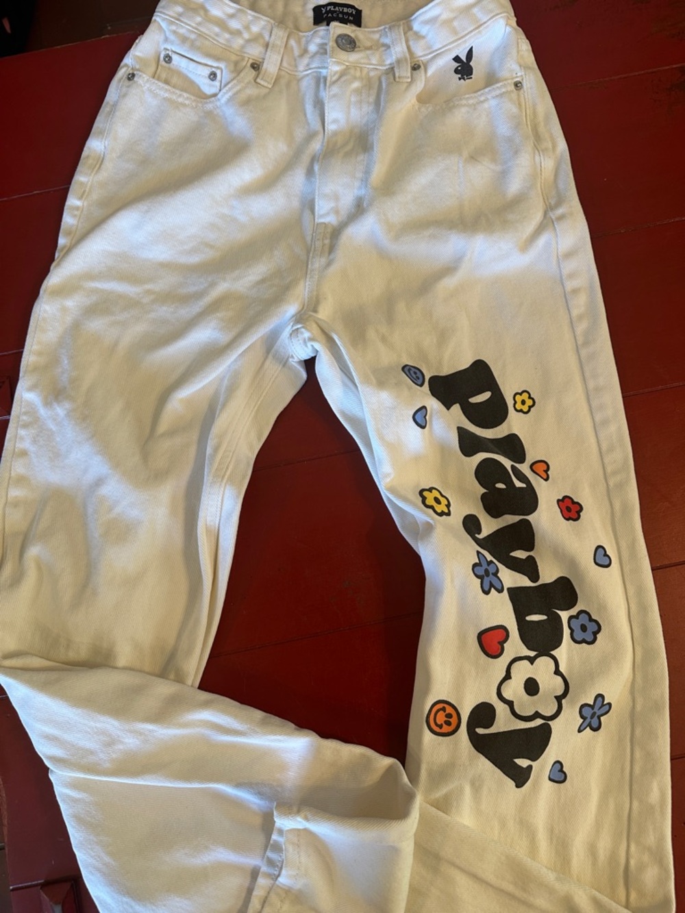 PLAYBOY White Jeans w/Black Logo and Multicolor Floral Graphics Womens 25 waist